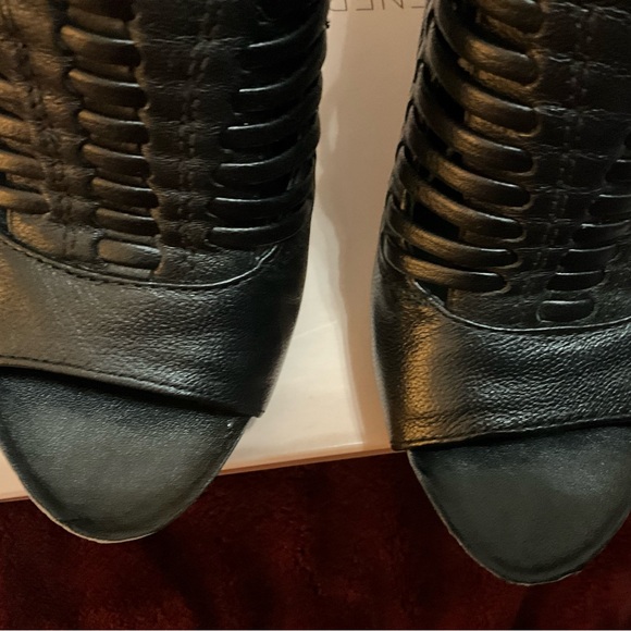 BCBGeneration GREGORY BLACK NILE LEATHER platform BOOTIE 7.5M - Picture 14 of 14